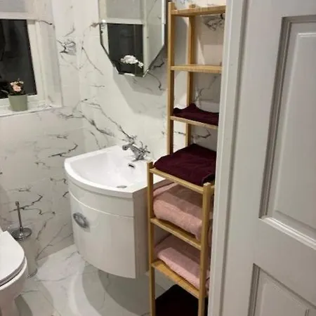 Daire Modern Secure Townhouse