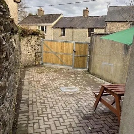 Apartment Modern Secure Townhouse Oldcastle