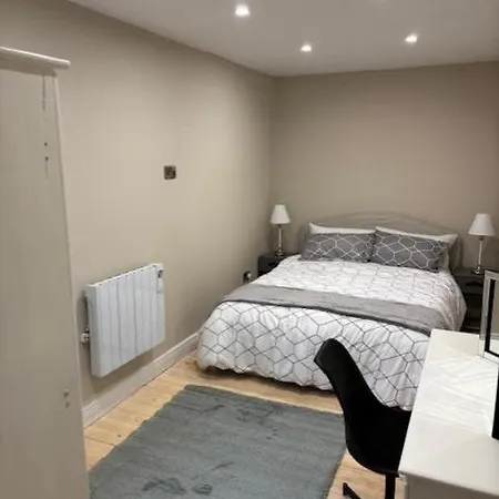 Modern Secure Townhouse *