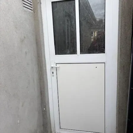 아파트 Modern Secure Townhouse Oldcastle