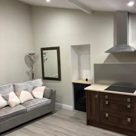 Modern Secure Townhouse Apartment Oldcastle