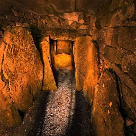 Modern Secure Townhouse דירה *